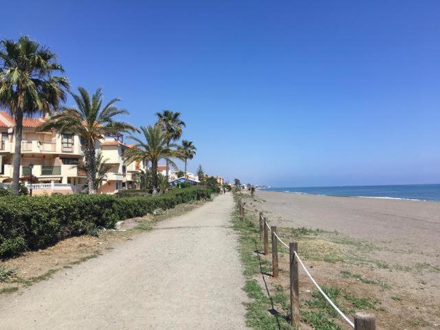 Apartamento 60 M2 En La Playa Benagalbón Exterior foto